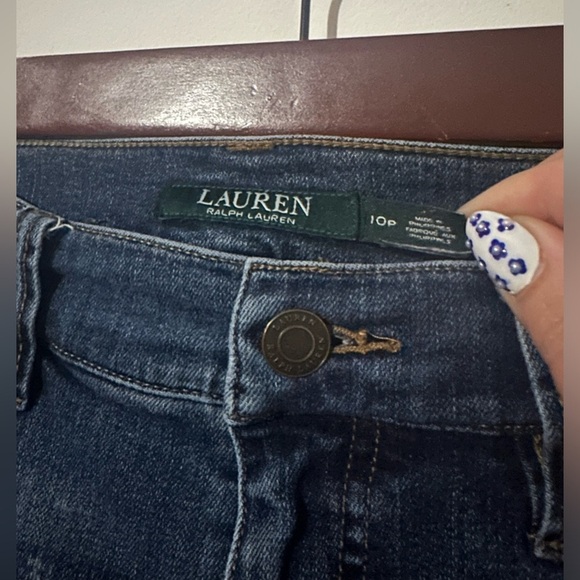 Lauren Ralph Lauren Women’s Drak Wash Straight Leg Denim Jeans PetiteDistressed - Picture 3 of 5